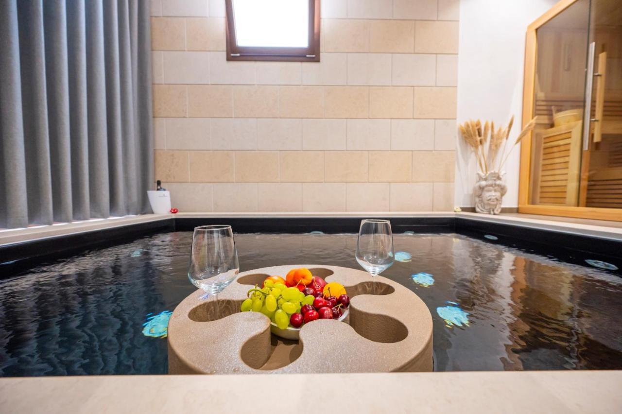 Villa Carmiano Luxury Bedrooms In Avola In The Province Of Syracuse With Spa And Swimming Pool And Wonderful Seaview Exterior foto